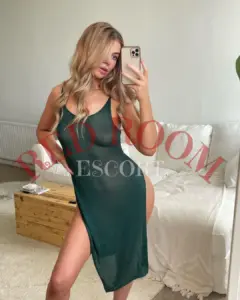 Эскортница Мария - грудь 2, рост 170 см, вес 54 кг, цвет волос Брюнетки
